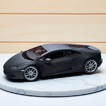 Lamborghini Huracan Matte Black Licensed Welly 1:24 Diecast Scale Model