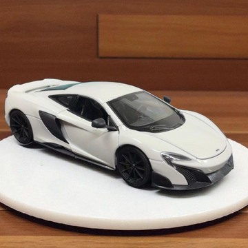 Mclaren 675LT Coupe White Licensed Welly 1:24 Diecast Scale Model