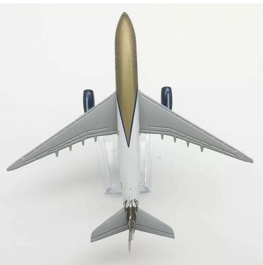 Gulf Air A330 Aeroplane Diecast Model 16 CM