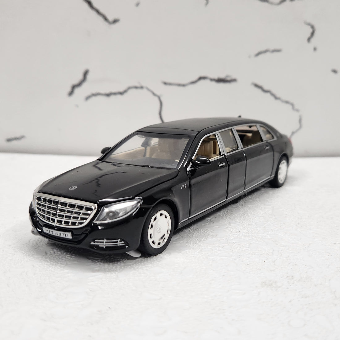 Mercedes Maybach S650 Pullman Black Metal Diecast Car 1:32