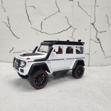 Load image into Gallery viewer, G Wagon Offroad White Metal Diecast Car 1:22 (20x8 cm)