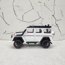 Load image into Gallery viewer, G Wagon Offroad White Metal Diecast Car 1:22 (20x8 cm)