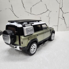 Defender 110 Green Metal Diecast Car  1:18 (28x11 cm)