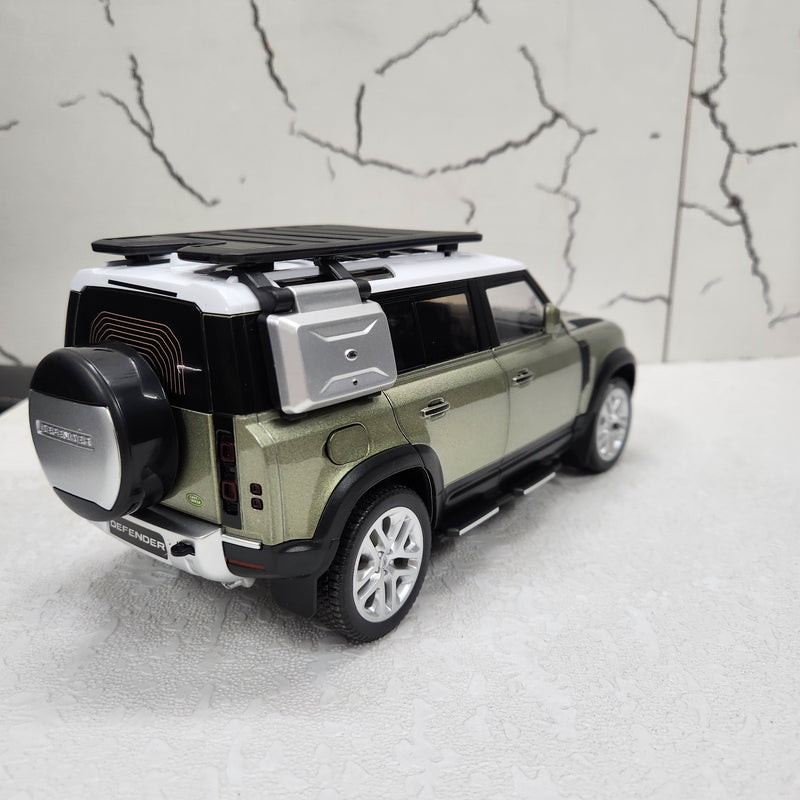 Defender 110 Green Metal Diecast Car  1:18 (28x11 cm)