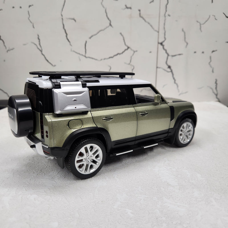 Defender 110 Green Metal Diecast Car  1:18 (28x11 cm)