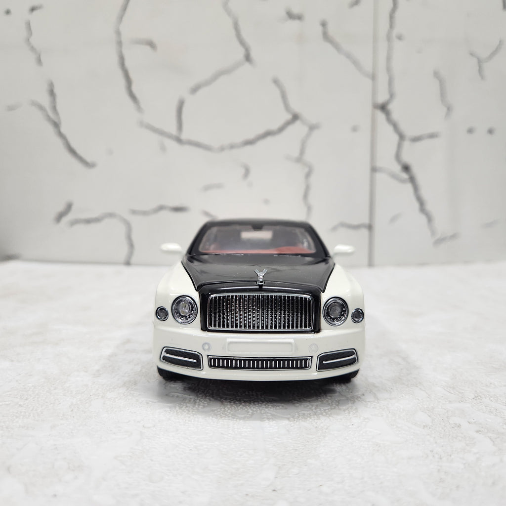Bentley Mulsane White Metal Diecast Car 1:24 (20x8 cm)