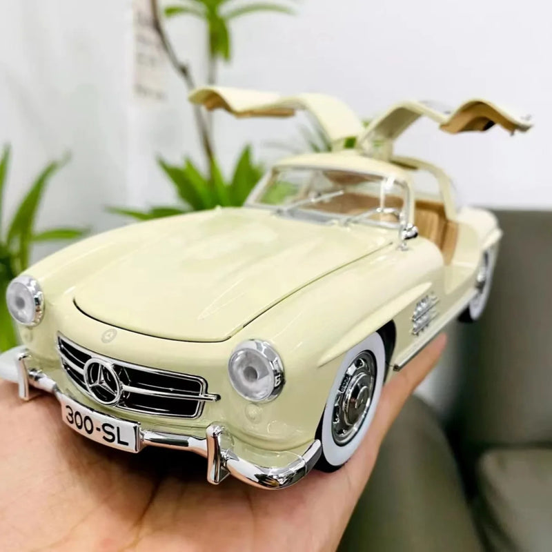 Mercedes 300SL Metal Diecast Car 1:24 (20×8 cm)