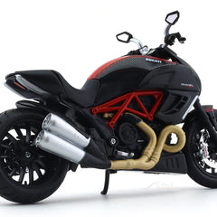 Ducati Diavel Carbon 1:12 Maisto Diecast Alloy Model Bike