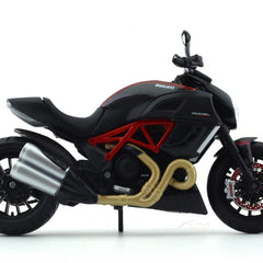 Ducati Diavel Carbon 1:12 Maisto Diecast Alloy Model Bike