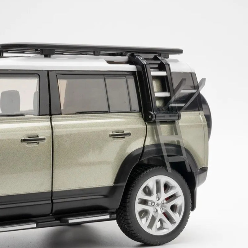 Defender 110 Green Metal Diecast Car  1:18 (28x11 cm)