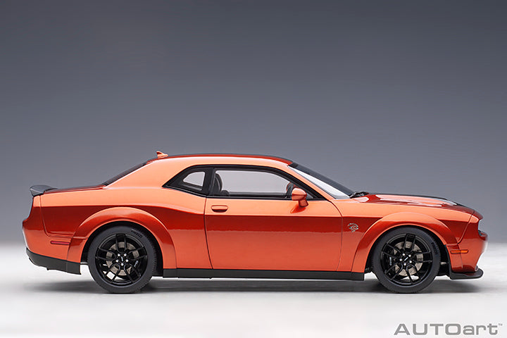 Dodge Challenger SRT Hellcat Widebody 2018 1:18 AutoArt Licensed Diecast Car Model