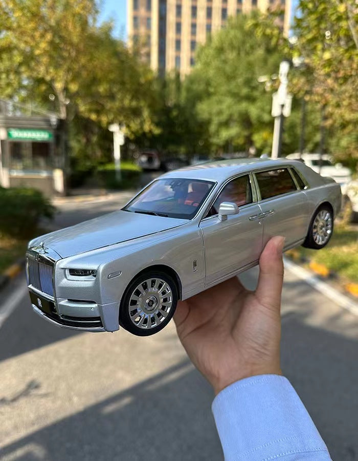 Rolls Royce Phantom VIII Grey 1:18 Dealer Edition Licensed Diecast Car Model