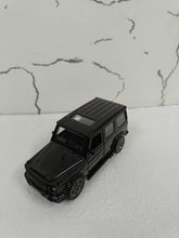 Load image into Gallery viewer, G wagon Diecast Model Car 1:43