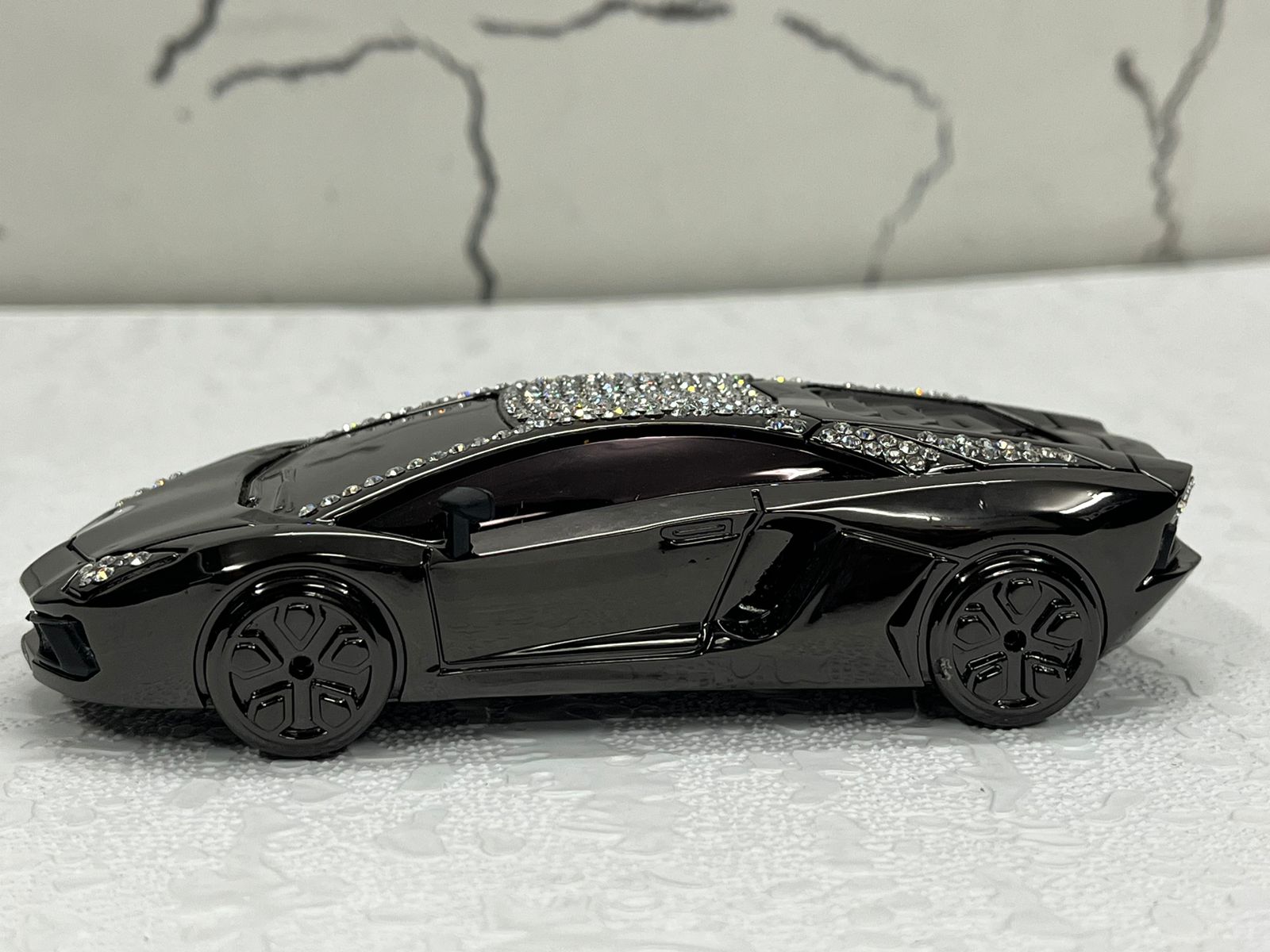 Car Luxury Air Freshener Made of Alloy Kaarr