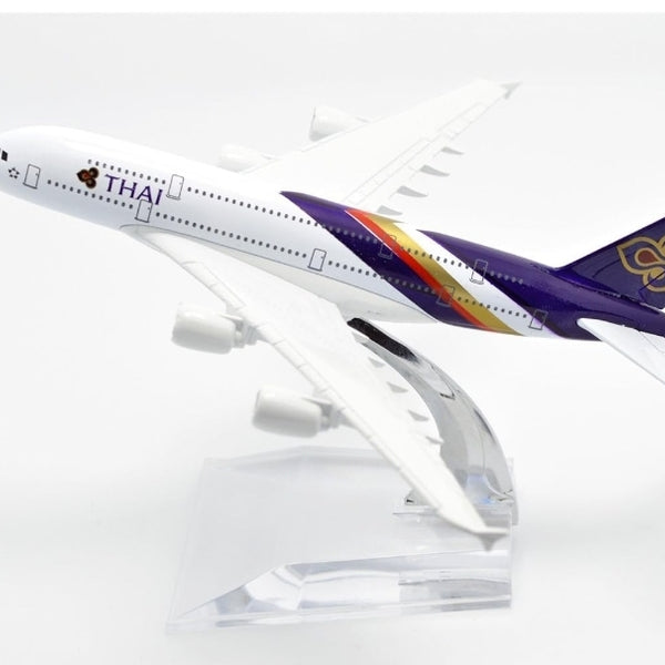 Thai B747 Aeroplane Diecast Model 16 CM
