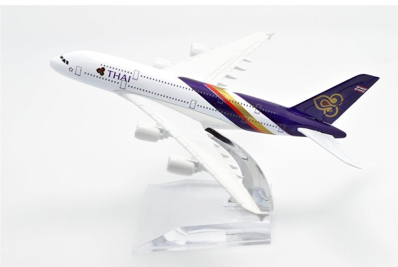 Thai B747 Aeroplane Diecast Model 16 CM