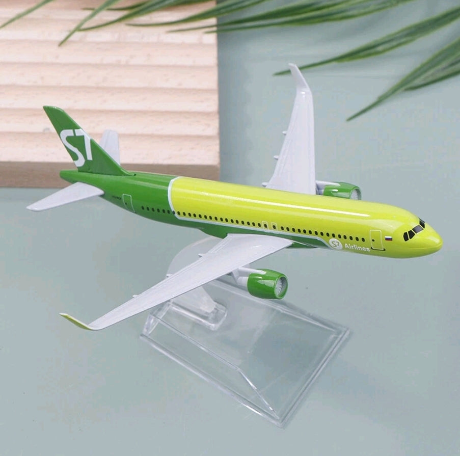 S7 Airlines A320 Aeroplane Diecast Model 16 CM