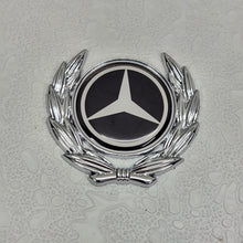 Load image into Gallery viewer, 3D Owners Club v4.0 Car Metal Emblem Badge Sticker Decal (Silver) 6 x 5.5 cm