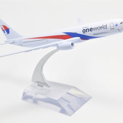 Malaysia One World A330 Aeroplane Diecast Model 16 CM
