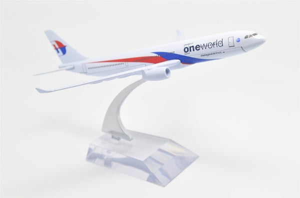 Malaysia One World A330 Aeroplane Diecast Model 16 CM