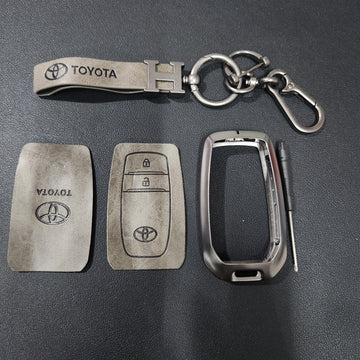 Innova Crysta New Key Metal Alloy Leather Keycase with Holder & Rope Chain