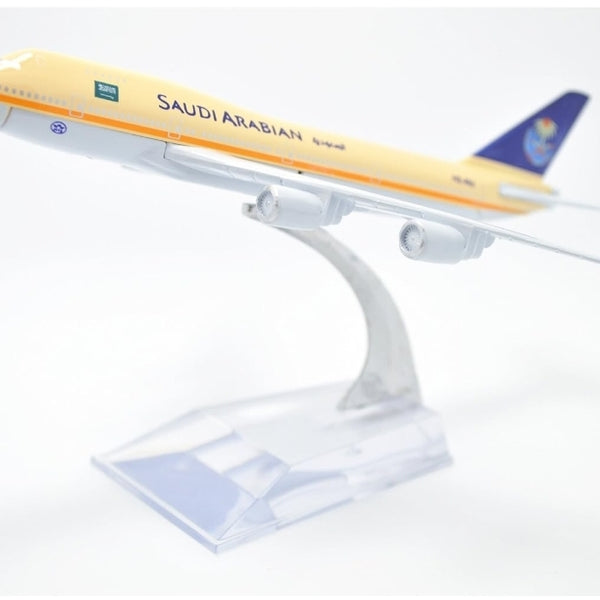Saudi Airlines B747 Aeroplane Diecast Model 16 CM