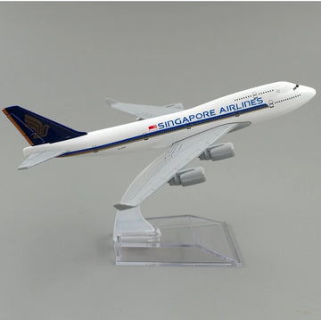 Singapore Airlines B747 Aeroplane Diecast Model 16 CM