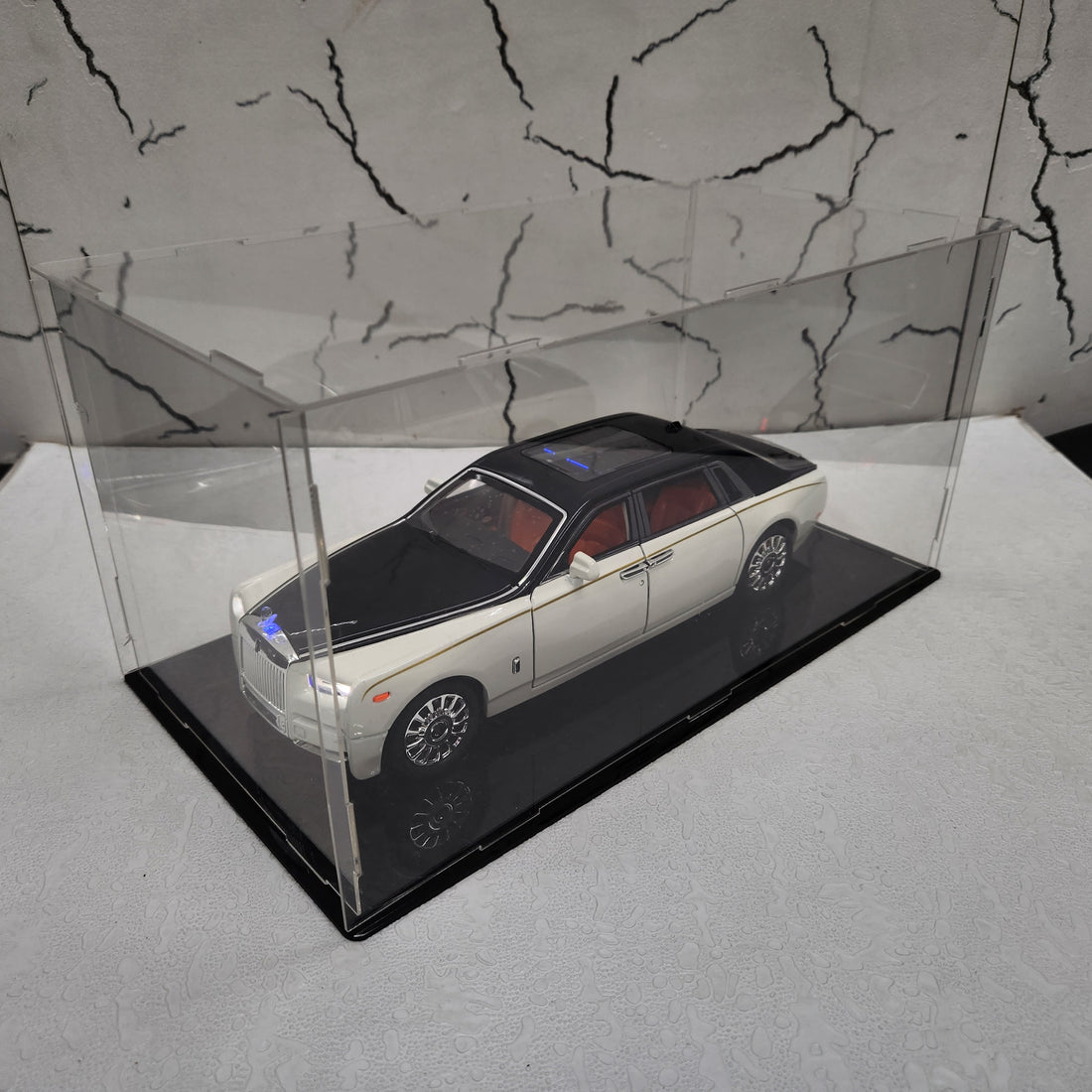 Arcylic Case 1:18