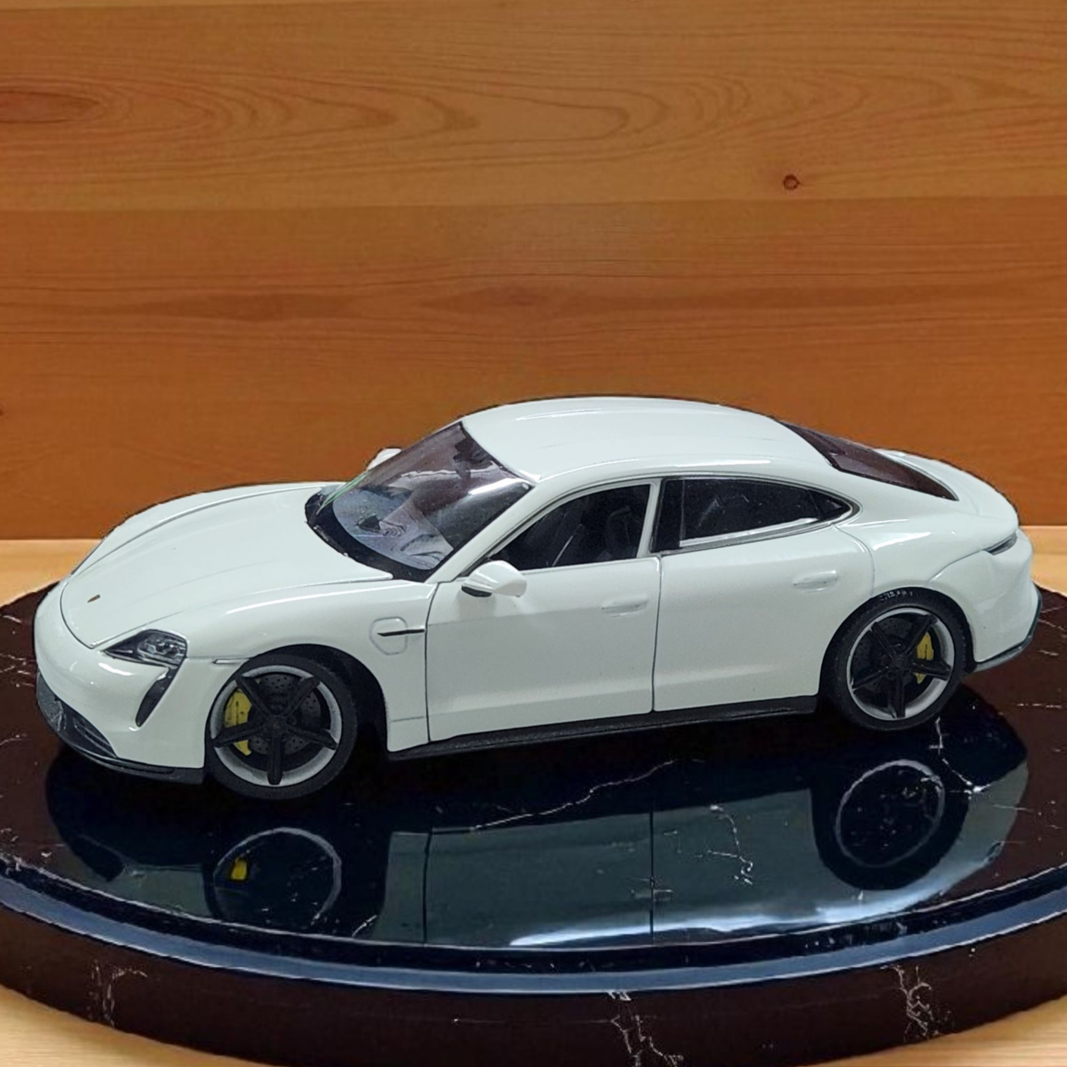 Porsche Taycan Turbo S White Licensed Welly 1:24 Diecast Scale Model