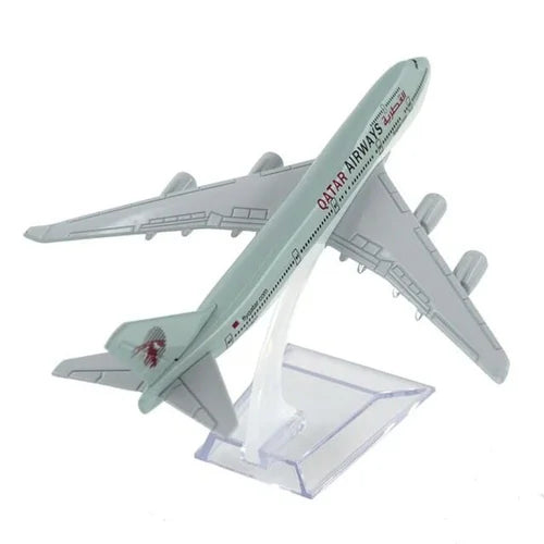 Qatar Airways B747 Aeroplane Diecast Model 16 CM