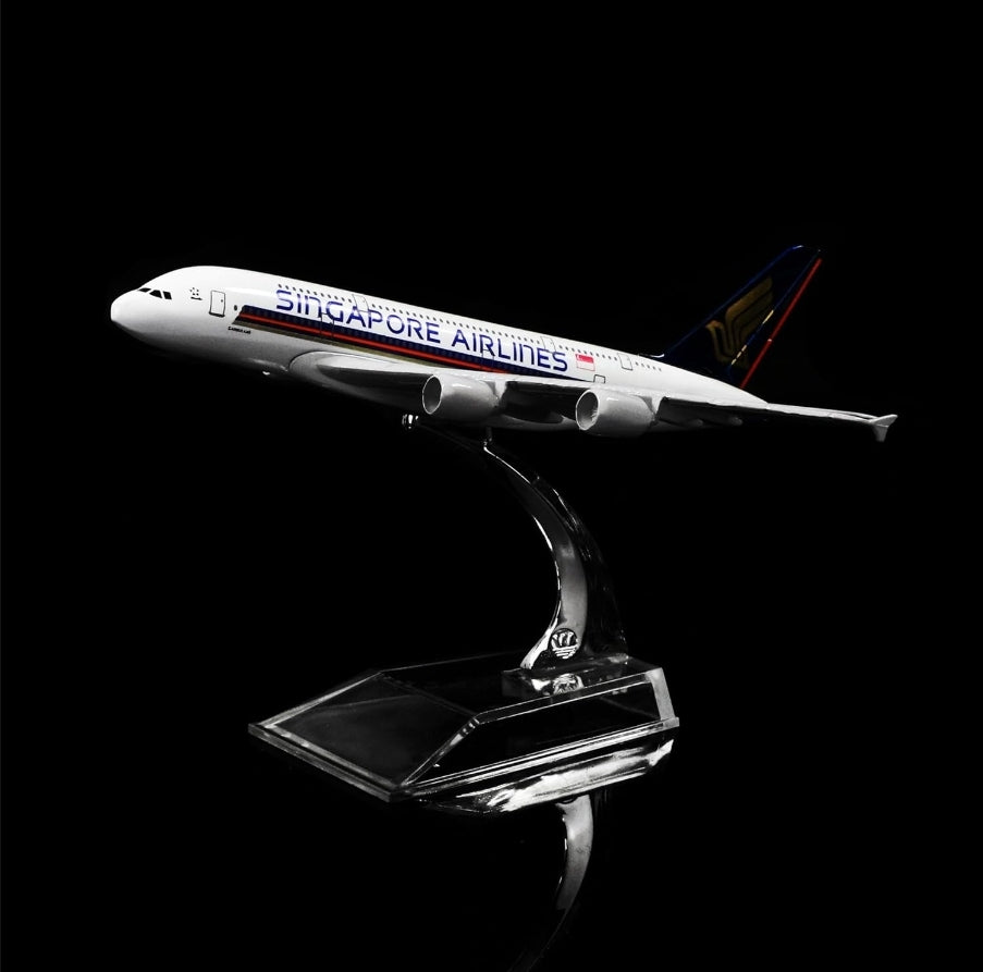 Singapore Airlines A380 Aeroplane Diecast Model 16 CM
