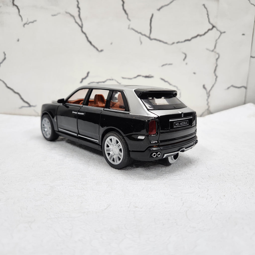 Rolls Royce Cullinan Black/Silver Metal Diecast Car 1:22 (22x9 cm)