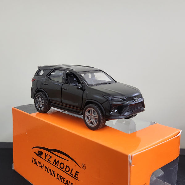Fortuner Diecast Car 2 Pcs Set 1:43 (12x5 cm)