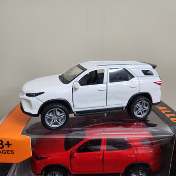 Fortuner Diecast Car 2 Pcs Set 1:43 (12x5 cm)