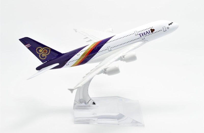 Thai B747 Aeroplane Diecast Model 16 CM