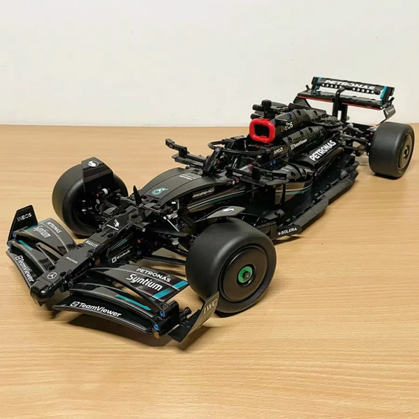 Mercedes AMG F1W14 Technique Version 1642 Pcs, 1:8 Scale Building Blocks Car