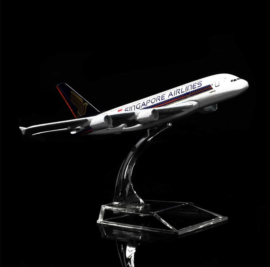 Singapore Airlines A380 Aeroplane Diecast Model 16 CM