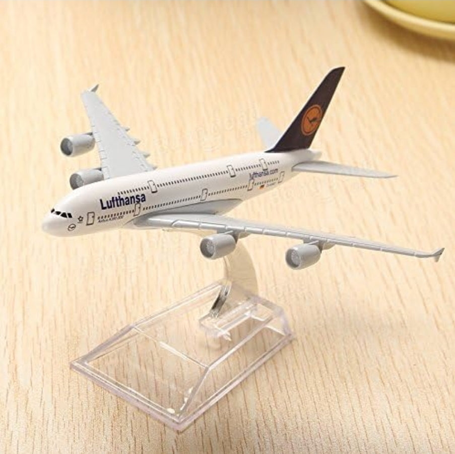 Lufthansa A380 Aeroplane Diecast Model 16 CM