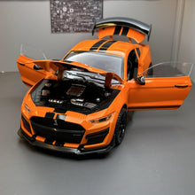 Load image into Gallery viewer, Ford Mustang Shelby GT500 Metal Diecast Car 1:18 (26x10 cm)