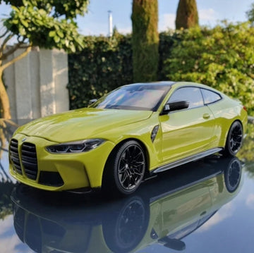 BMW M4 G82 Coupe Metal Diecast Car 1:24 (20x8 cm)
