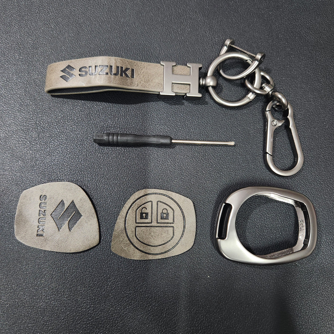 Suzuki Old Key Metal Alloy Leather Keycase with Holder & Rope Chain