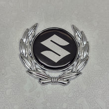 Load image into Gallery viewer, 3D Owners Club v4.0 Car Metal Emblem Badge Sticker Decal (Silver) 6 x 5.5 cm