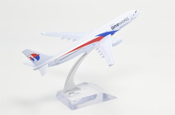 Malaysia One World A330 Aeroplane Diecast Model 16 CM
