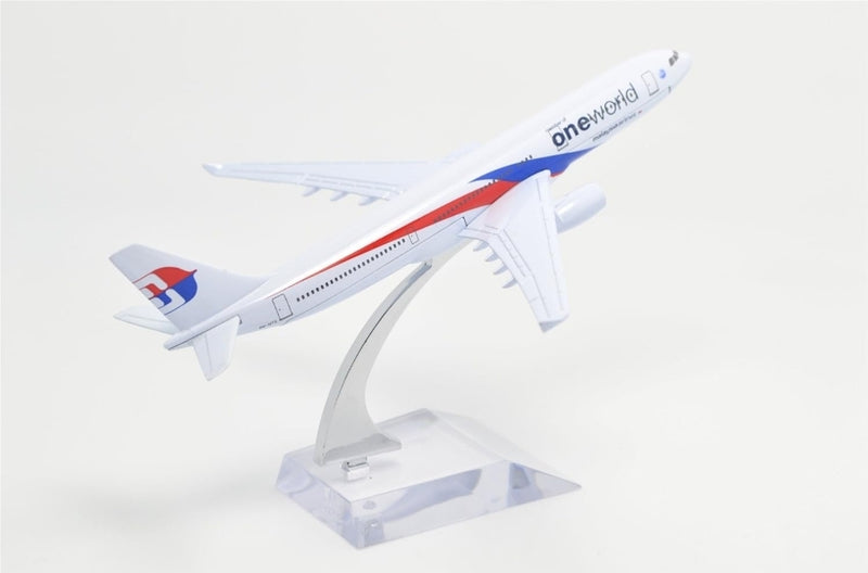 Malaysia One World A330 Aeroplane Diecast Model 16 CM
