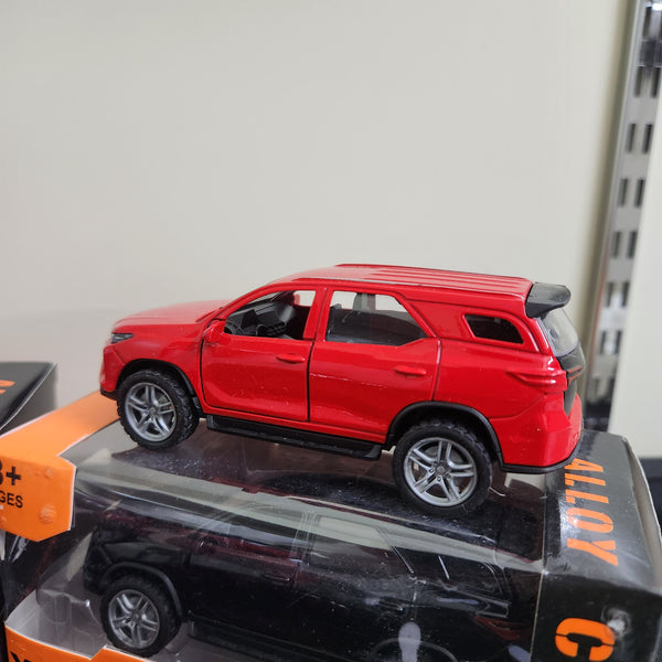 Fortuner Diecast Car 2 Pcs Set 1:43 (12x5 cm)
