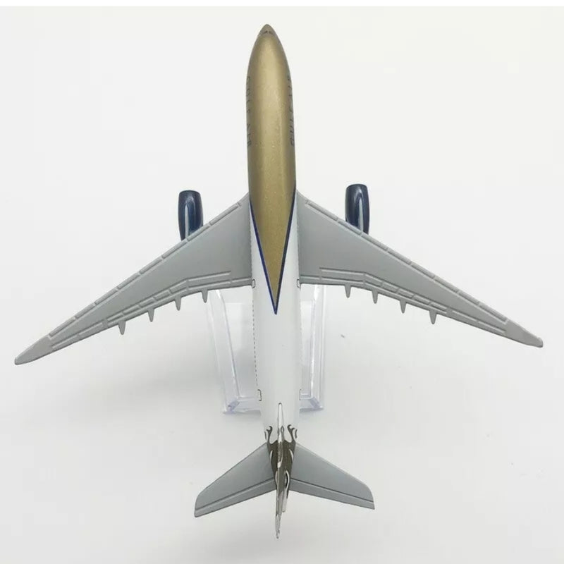 Gulf Air A330 Aeroplane Diecast Model 16 CM