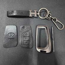 Load image into Gallery viewer, Innova/Fortuner Flip Key Metal Alloy Leather Keycase with Holder &amp; Rope Chain