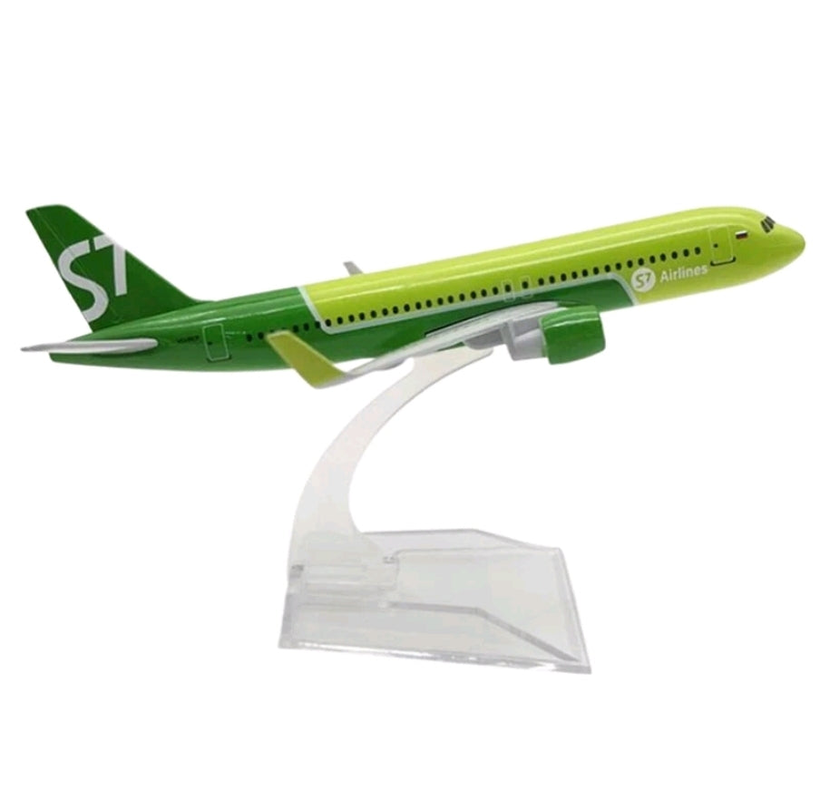 S7 Airlines A320 Aeroplane Diecast Model 16 CM
