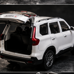 Big Daddy of SUV SN Diecast Car 1:32 (12x5 cm)